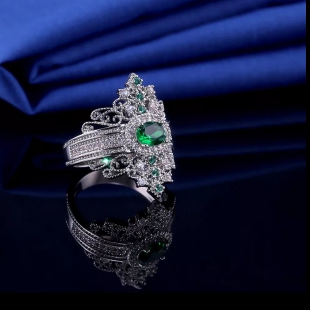 Women Luxury Crown Shaped Rings